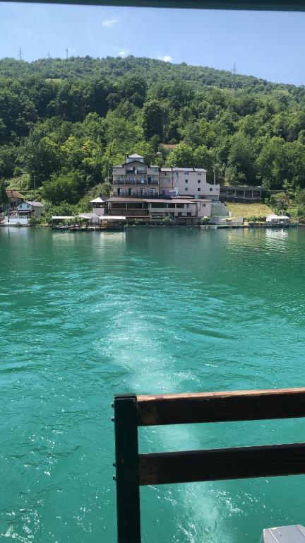 Bed and Breakfast Pansion Asim Jablanica Exterior foto